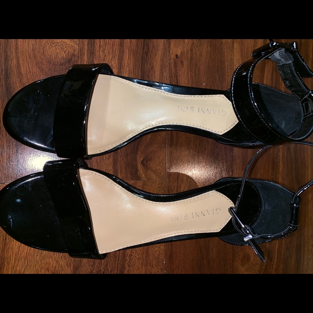 GIANNI BINI SIZE 7.5 BLACK MINI POINT HEEL